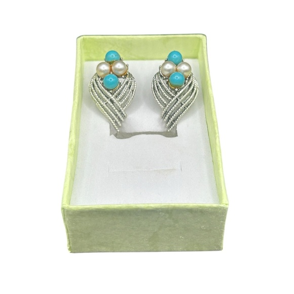 Vintage Coro Earrings Turquoise /Faux Pearl Silver Clip On - Picture 1 of 10